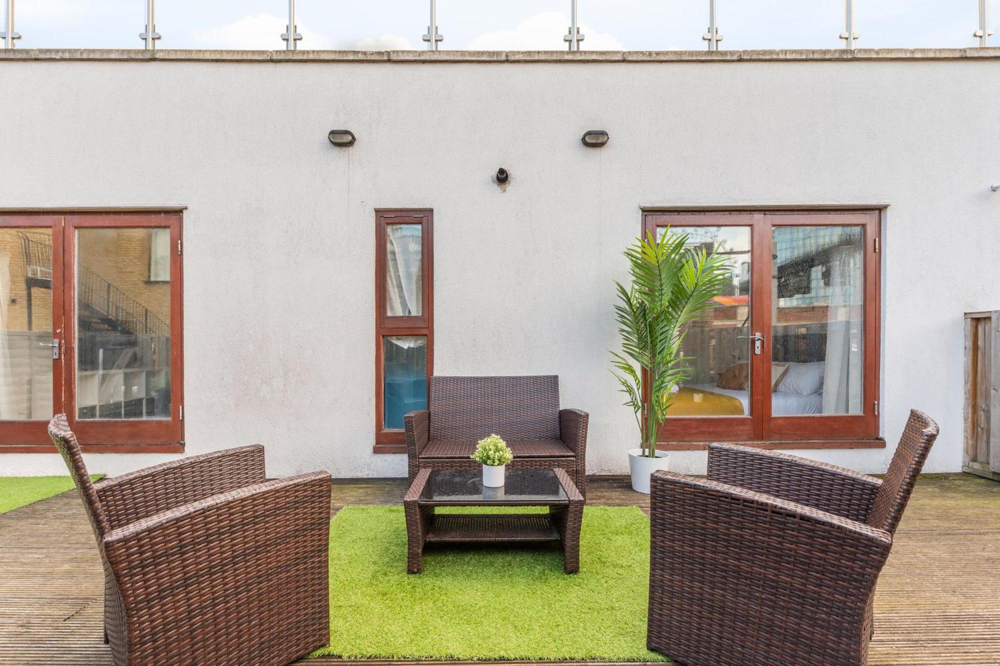 London Waterloo Apartment With Large Private Terrace - View Of The London Eye - 1 Bedroom 1 Bath المظهر الخارجي الصورة
